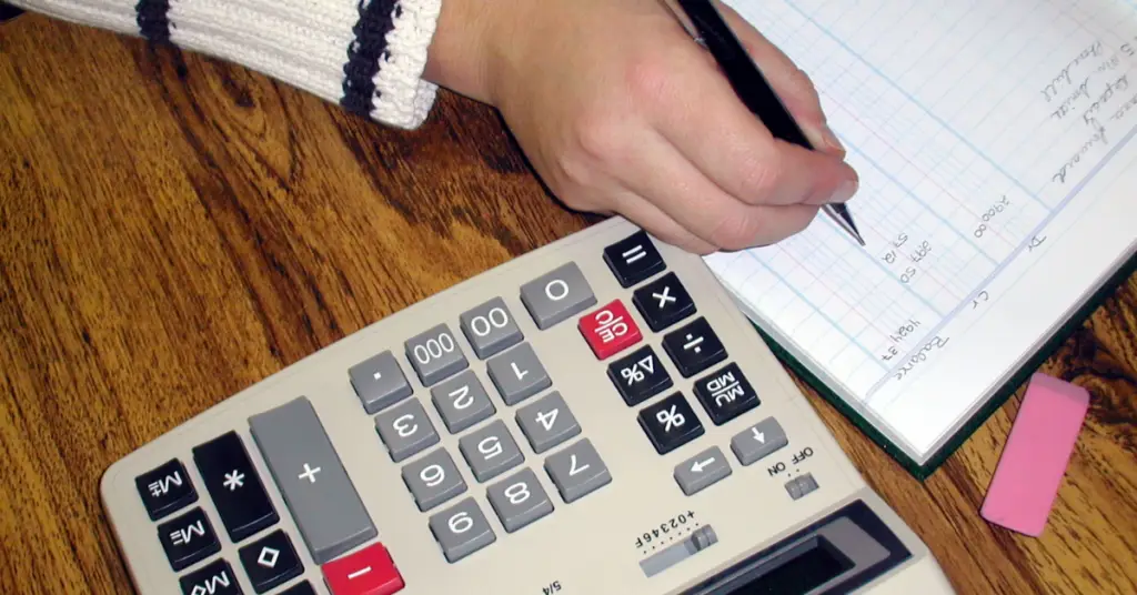 Vencru | 7 Benefits of Outsourcing Bookkeeping Outsourcing bookkeeping